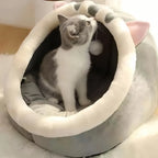 Cama Toca Ursinho para Gatos em Pelúcia + BRINDE: Luva Removedora de Pelos
